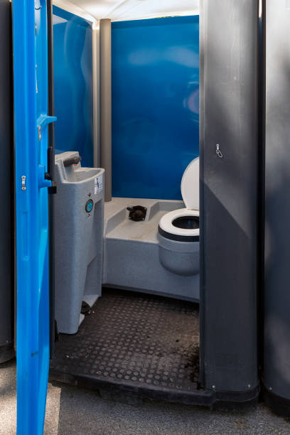 Best Portable restroom trailer rental  in Sullivan, IN